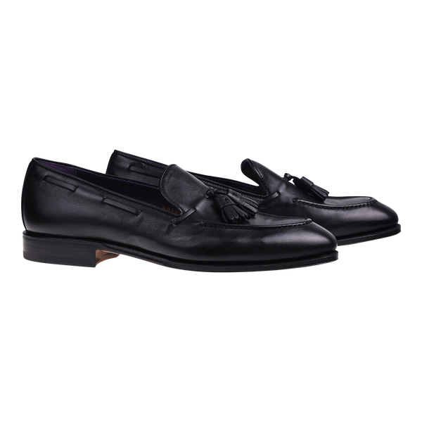 Carmina Tassel Loafer in Black Rusticalf